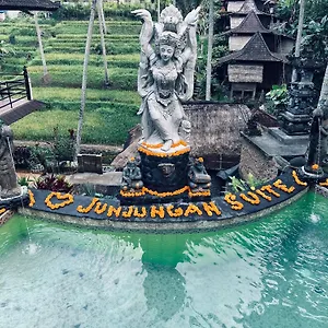 3* Kompleks wypoczynkowy Junjungan